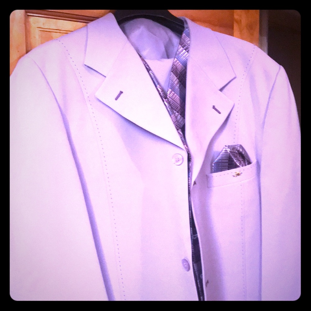 3 Piece Suit w/ Jacket Pants and Vest